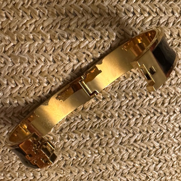 Tory Burch ❤️ Black Golden Kira Logo Bangle Bracelet - Picture 3 of 8